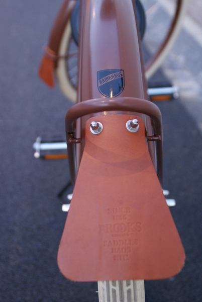Brooks mudflap leather honey