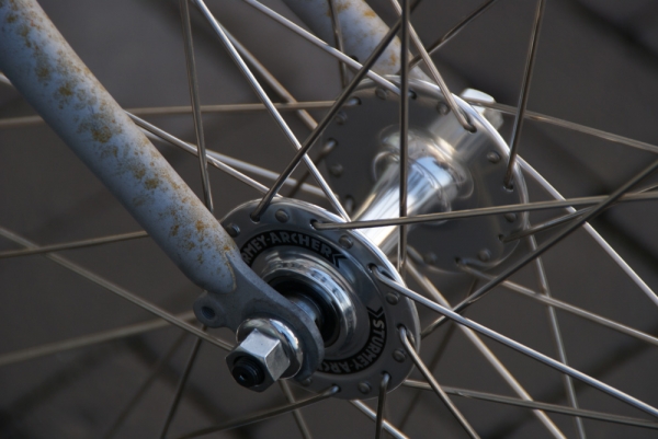 front hub Sturmey Archer HBT30